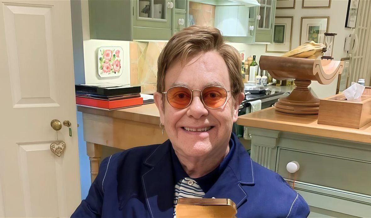 Credit :@eltonjohn