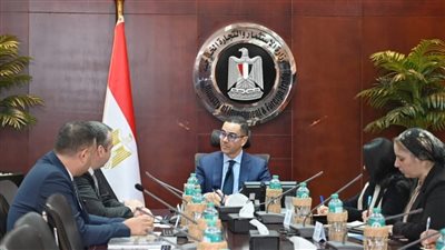 «الخطيب» يلتقي رئيس مجلس إدارة شركة 