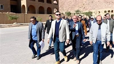 وزير الإسكان يتفقد سير العمل بمنطقة الزيتونة بمشروع تطوير موقع التجلى الأعظم
