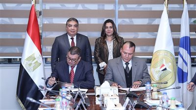 وزيرة التنمية المحلية ومحافظ الدقهلية يشهدان توقيع عقد تأهيل مقلب قلابشو