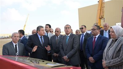 رئيس الوزراء يتفقد مستجدات تنفيذ أعمال محطة الربط الكهربائي المصري السعودي