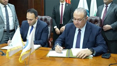 مصر تستأجر وحدة تغييز عائمة جديدة لتعزيز إمدادات الغاز الطبيعي وتلبية الطلب المتزايد