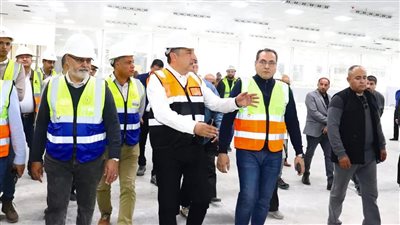 وزير قطاع الأعمال العام يتفقد مصانع شركة 