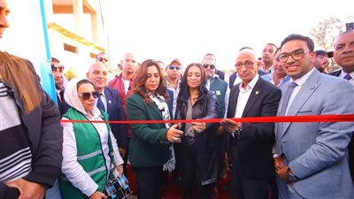 وزيرتا التضامن الاجتماعي والتنمية المحلية ومحافظ شمال سيناء يفتتحون محطة لتحلية المياه بمركز الشيخ زويد