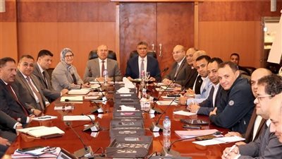 اجتماع موسع بين وزير الصناعة ومحافظ الجيزة لمناقشة تحديات المناطق الصناعية.. قرارات حاسمة لتطوير البنية التحتية ودعم المستثمرين