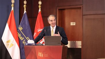 وزير الاتصالات يشهد فعاليات الحفل السنوي لمعهد تكنولوجيا المعلومات