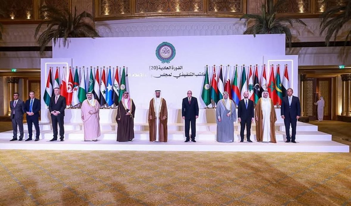 جانب من اللقاءات
