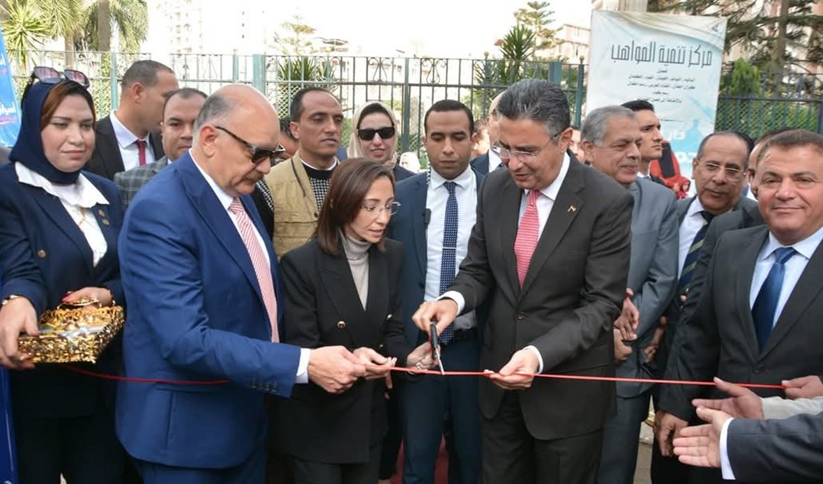 وزير التموين ومحافظ