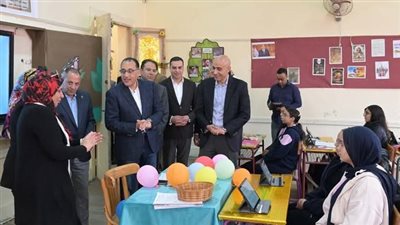 رئيس الوزراء يتابع انتظام العملية التعليمية بمدرسة بورسعيد الثانوية بنات