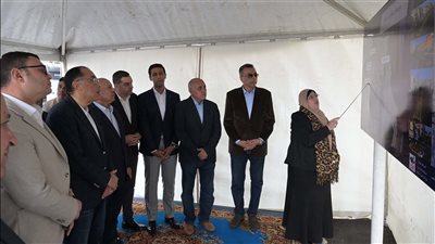 رئيس الوزراء يتفقد أعمال تطوير محور 