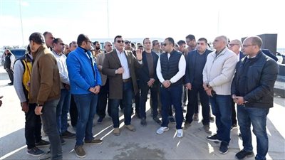 وزير الإسكان يشدد على ضرورة الالتزام بالمواعيد المحددة للانتهاء من تنفيذ المشروعات