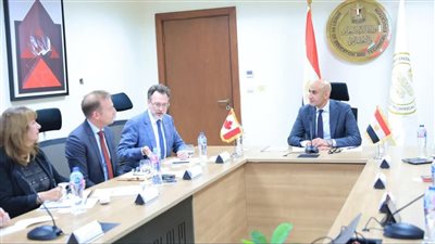 “عبداللطيف” يبحث مع سفير كندا بالقاهرة آفاق التعاون المستقبلية لتطوير التعليم قبل الجامعي في مصر