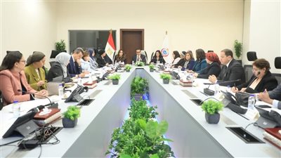 عبدالغفار يعقد اجتماعاً موسعاً لمتابعة تنفيذ محور التمكين الاقتصادي للمرأة