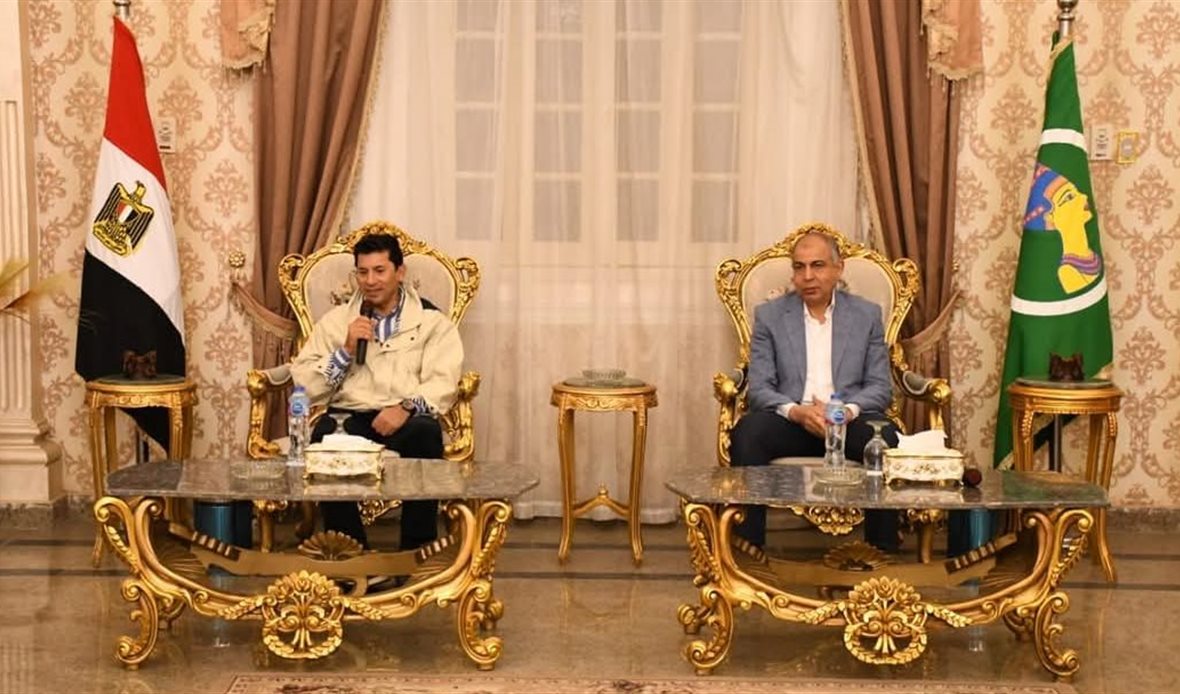 جانب من لقاء وزير