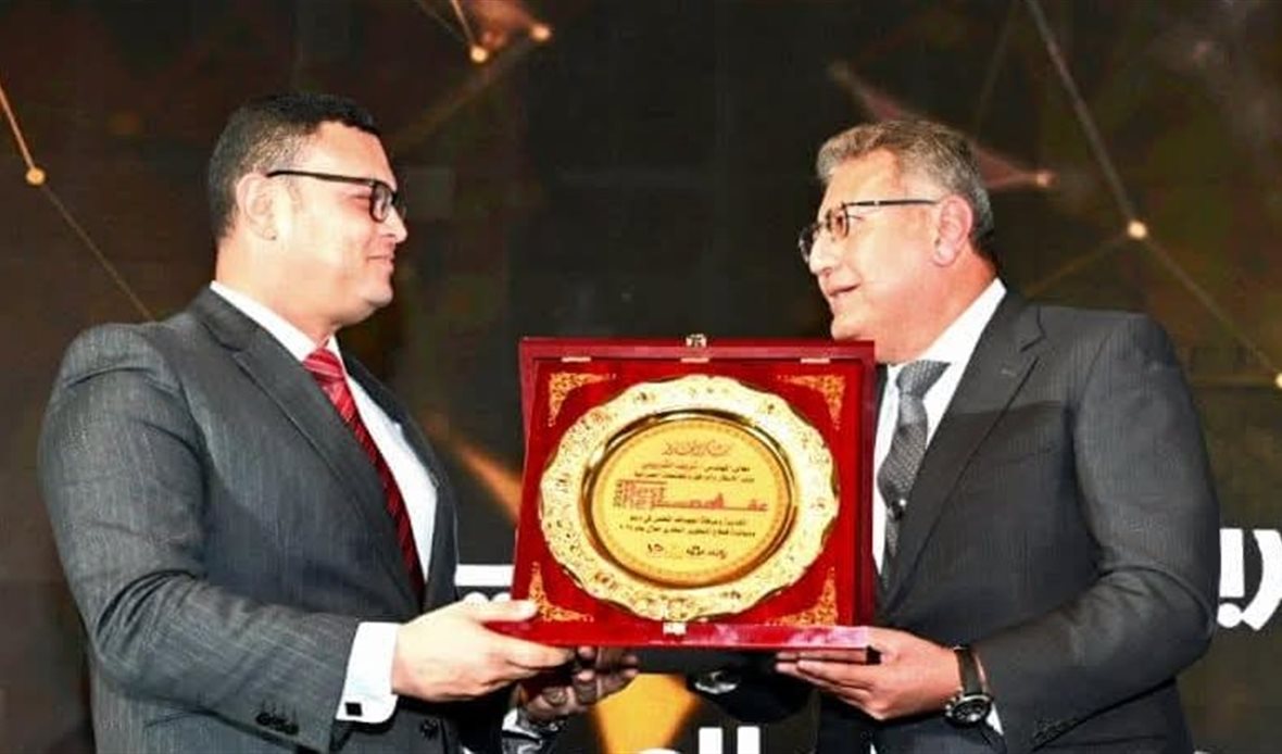 وزير الإسكان والمهندس