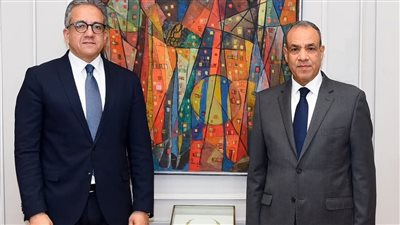 وزير الخارجية والهجرة يستقبل المرشح المصري لمنصب مدير عام منظمة اليونسكو