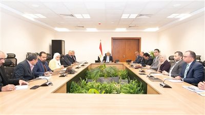 وزير الري يتابع الموقف التنفيذى لعدد من المشروعات التنموية التى تقوم الوزارة بتنفيذها