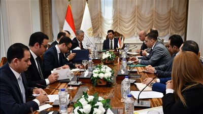وزير الشباب يبحث التعاون الثنائي مع سفير كوريا الجنوبية 