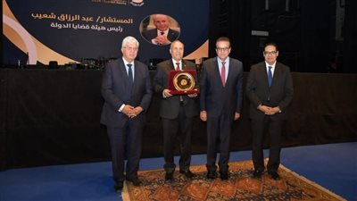 وزير التعليم العالي يشهد الاحتفال بعيد العلم التاسع عشر لجامعة القاهرة