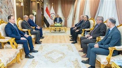 وزير الإنتاج الحربي يبحث مع السفير المصري بالمغرب سبل تعزيز التعاون الاستثماري وفتح أسواق جديدة للمنتجات المصرية