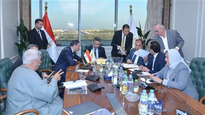 وزير التموين يلتقي عددًا من أعضاء مجلسي النواب والشيوخ