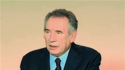 أزمة الديون والعجز تهدد الاقتصاد الفرنسي وتضع الحكومة الجديدة أمام تحديات حاسمة
