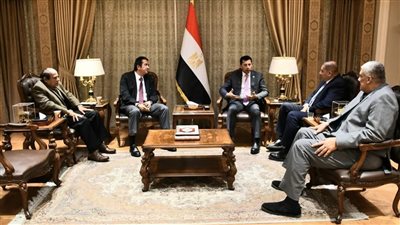 وزير الشباب يبحث الترتيبات النهائية لمعرض ومؤتمر 