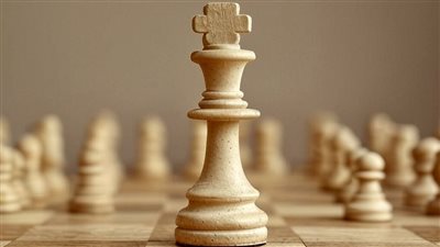 انسحاب ماجنوس كارلسن من بطولة الشطرنج العالمية بعد أزمة الملابس: قصة عن المبدأ والالتزام!