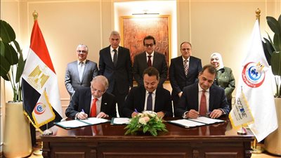 وزير الصحة يشهد توقيع بروتوكول لإنشاء مصنع متعدد الأغراض للمواد الخام الدوائية في مصر