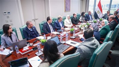 توجيهات واضحة باستكمال الأعمال الإنشائية والتطويرية ودعم الفرق الطبية لتحقيق أفضل مستويات الرعاية الصحية في المنشآت التعليمية.