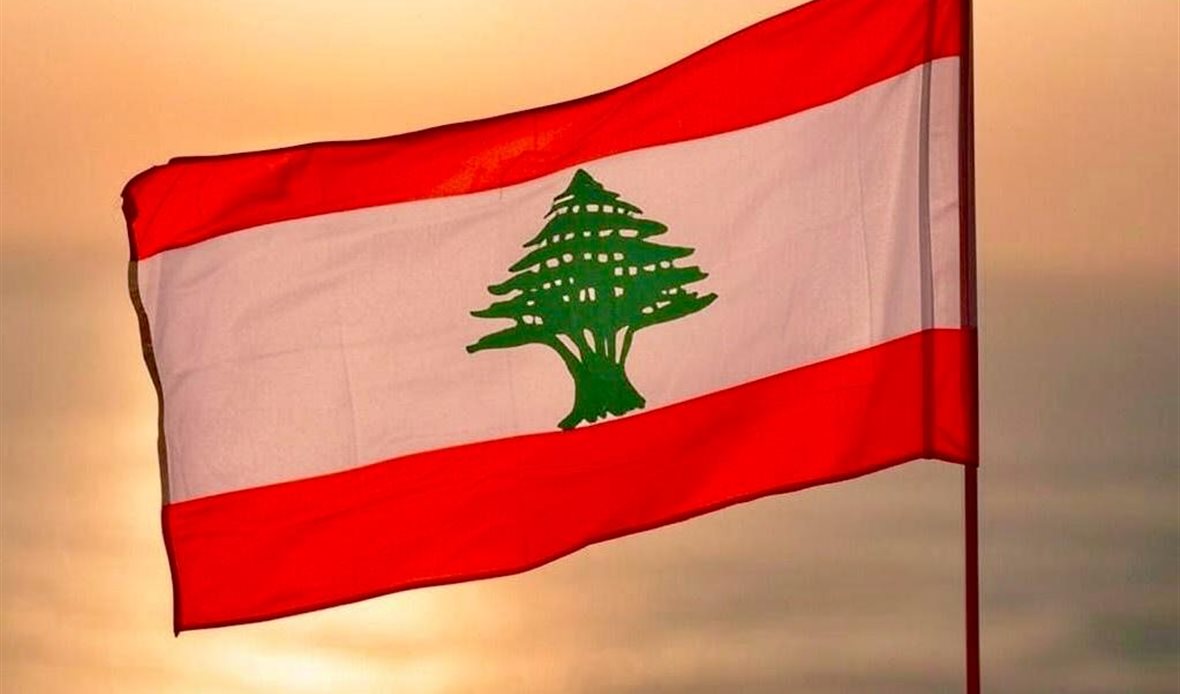 علم لبنان، أرشيفية