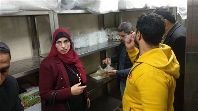 ضبط وإعدام أغذية فاسدة وتحرير مخالفات بإسماعيلية في حملة موسعة لمراقبة الأغذية