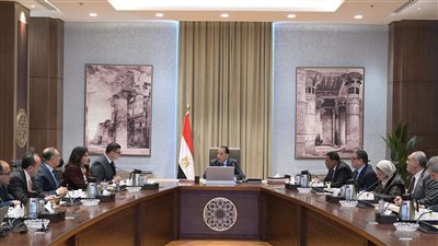 رئيس الوزراء يستعرض خطط تنمية الساحل الشمالي الغربي وموقف الأراضي ومشروعات التطوير