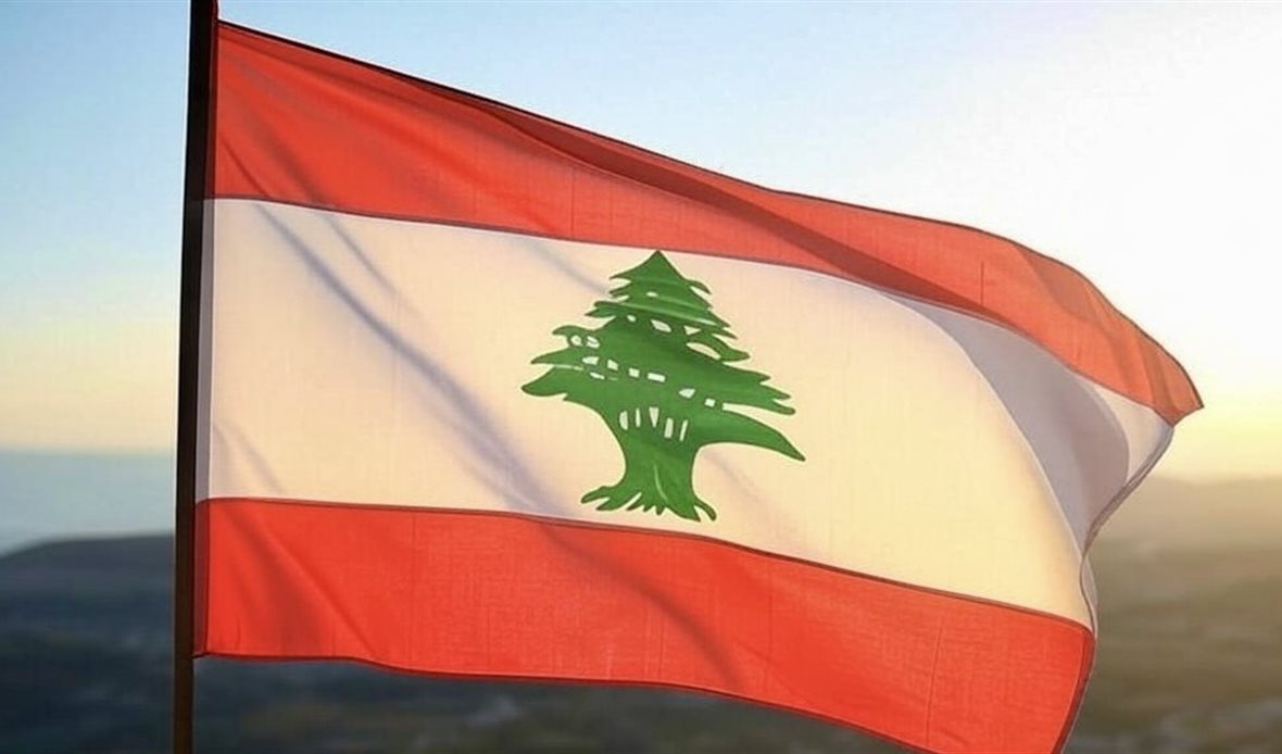 علم لبنان أرشيفية