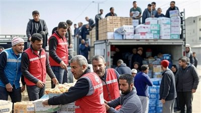 الاتفاق على آلية إدخال المساعدات إلى غزة بمعدل 600 شاحنة يومياً