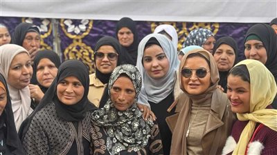 سحر نصر تشارك في جمع توكيلات حزب الجبهة الوطنية بالأقصر