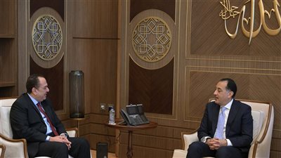 رئيس الوزراء يبحث مع السفير الكويتي تعزيز العلاقات الثنائية واستكشاف فرص التعاون الاقتصادي