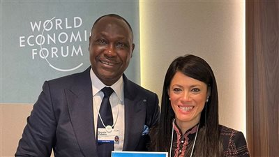 وزيرة التخطيط والتنمية الاقتصادية، الدكتورة رانيا المشاط، تبحث تعزيز استثمارات الطاقة المتجددة في الأسواق الناشئة مع رئيس مؤسسة التمويل الأفريقية خلال منتدى دافوس 2025