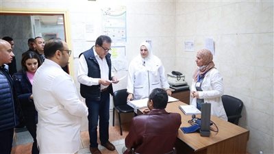 وزير الصحة والسكان يقوم بجولة مفاجئة لمستشفى جراحات اليوم الواحد بالبساتين ويتخذ قرارات هامة لتحسين الخدمات الصحية