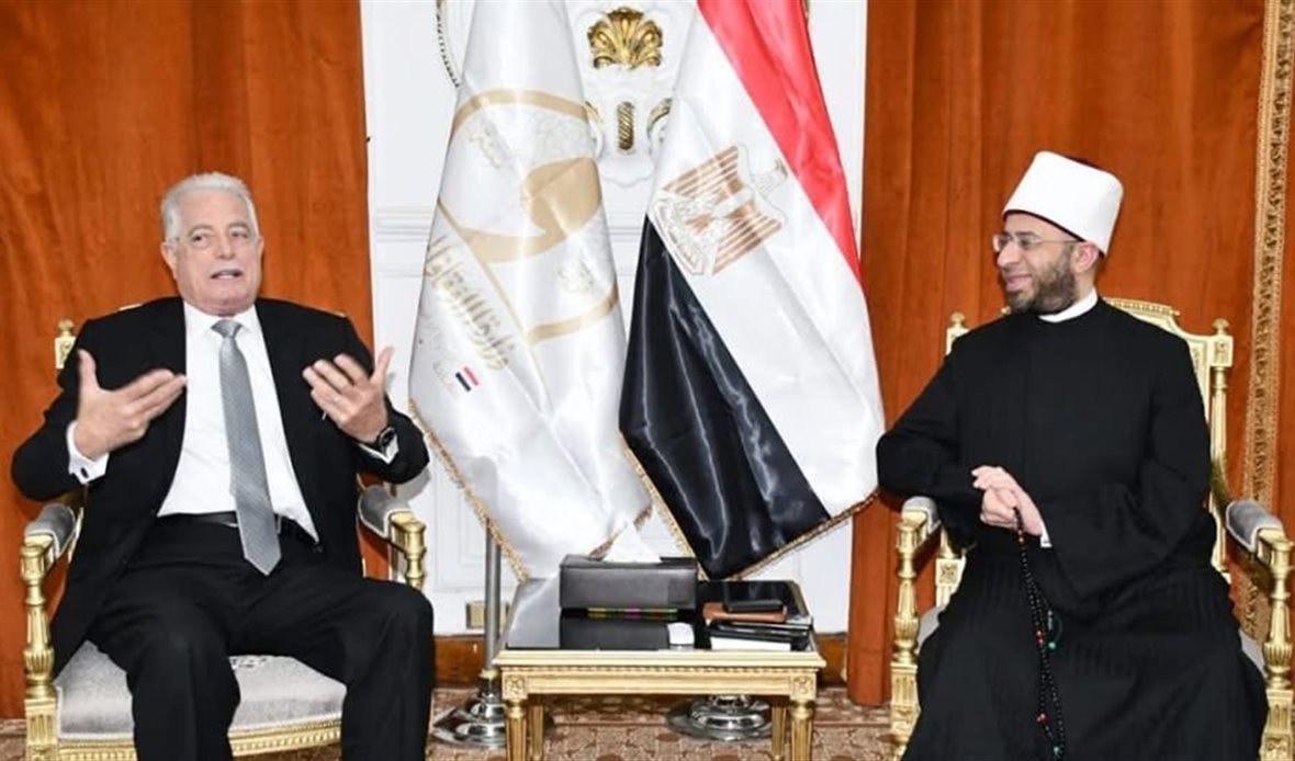 وزير الأوقاف يستقبل