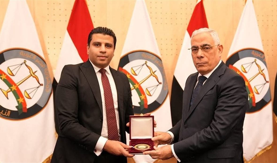 النائب العام يكرّم