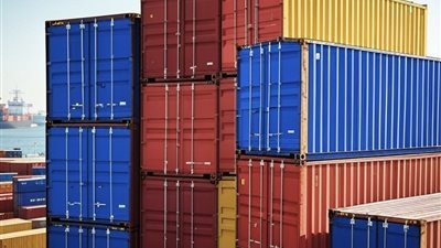 موانئ البحر الأحمر تسجل نشاطًا ملحوظًا: 62000 طن بضائع و1090 شاحنة و410 سيارات تم تداولها خلال الـ 24 ساعة الأخيرة