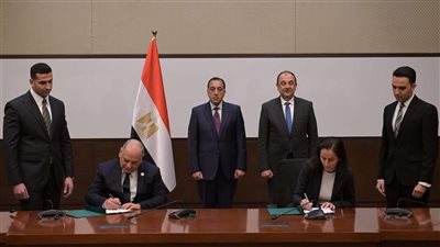 اتفاقية بين مصر و”بريتش بتروليوم” لإعادة تشغيل مصنع بلوكات الأنود المتوقف: إنتاج سنوي متوقع 250 ألف طن
