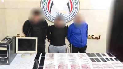 ضبط تشكيل عصابي لتقليد وترويج العملات الأجنبية في عين شمس