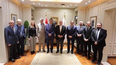 وزير التعليم العالي يبحث مع رئيس هيئة الشراء الموحد تأمين المستشفيات الجامعية وتجهيز مستشفى 500500