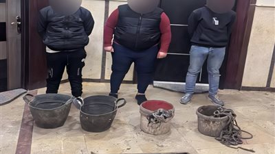 ضبط 3 متهمين بالتنقيب عن الآثار في شقة بالدرب الأحمر