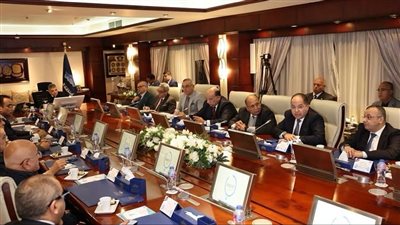 برلماني يطالب شركات التأمين بتصنيف قناة السويس كمنطقة آمنة لاستعادة حركة العبور الطبيعية