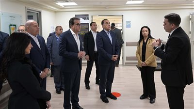 رئيس الوزراء مصطفى مدبولي يتفقد مستشفى 