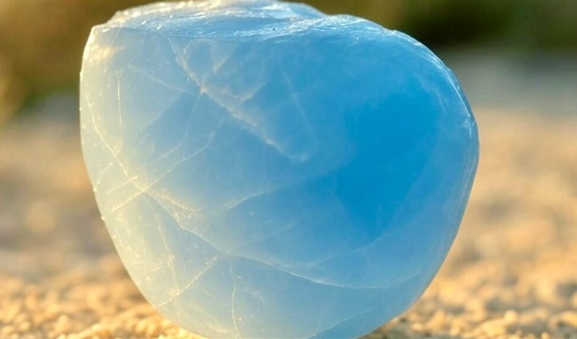 حجر Chalcedony وعلاقته