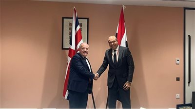 مصر وبريطانيا تعززان التعاون في الطيران المدني: لقاء رفيع المستوى بين وزير الطيران المصري ونظيره البريطاني في ختام زيارة لندن